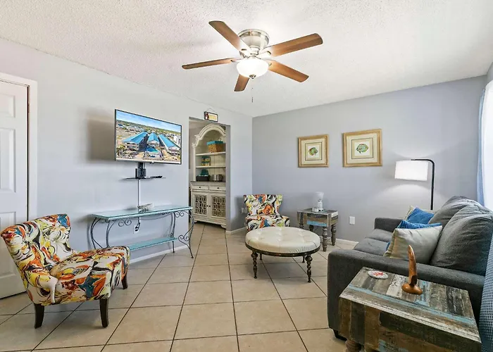 2 1 Great Location Walk To Gulf Shores