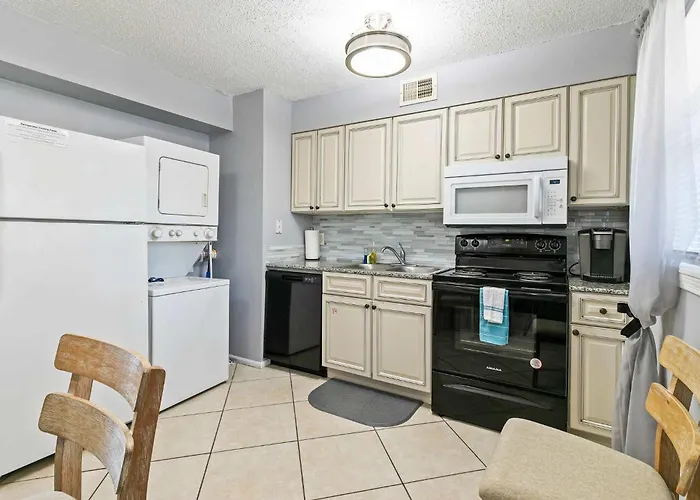 2 1 Great Location Walk To